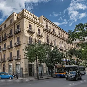 מלון Artemisia Palace